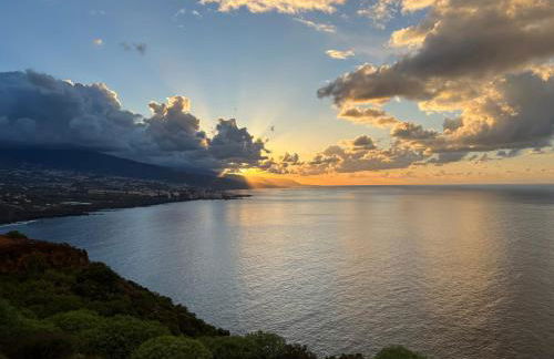 Nomad's Nest - Sea View Apartment with Pool - Ideal for Vacation & Remote Work - Foto 7