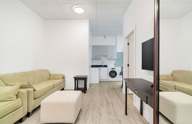 Charming 1BR Lakeside - Photo 12