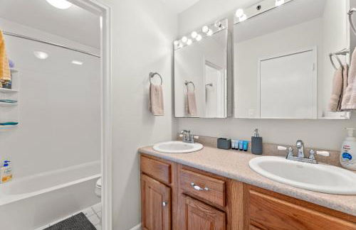 Cozy 3BR, Near NYC, Cruise Port,Statue of Liberty, Free Driveway Parking - Foto 23