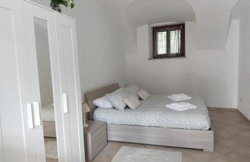 Dimora 5 laghi -A due passi dal Lago Sirio - Photo 9