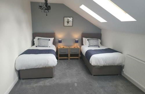 4 Bedroom Home - Sleeps 7 Pet Friendly & Parking - Foto 8