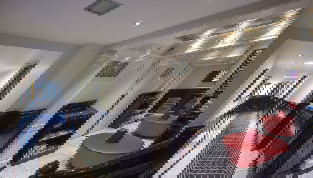 Coin salon dans le hall