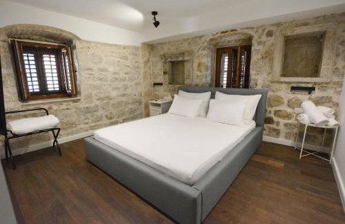 Charming stone apartment with jacuzzi in center of Omiš - Foto 10