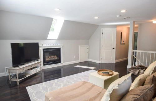 Newly Renovated Modern Pond Access - Foto 5