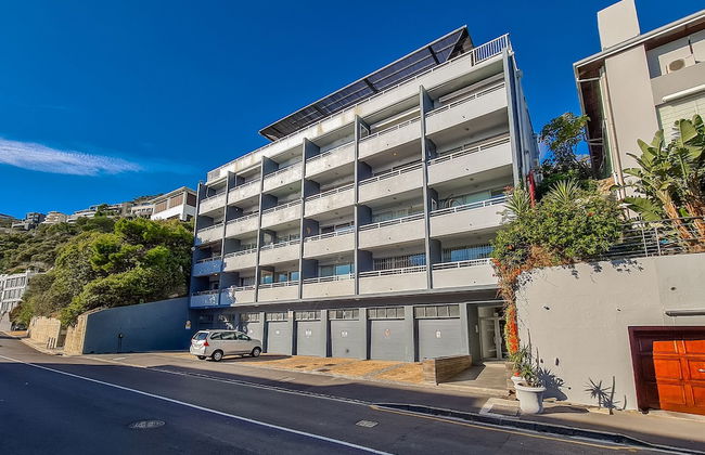 Clifton YOLO Spaces – Clifton Beachfront Executive - Photo 37