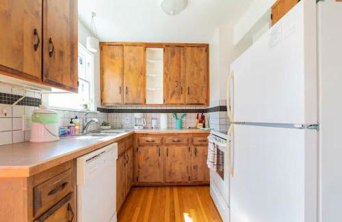 Garden Retreat • Deck Dining + Fire Pit - Foto 21