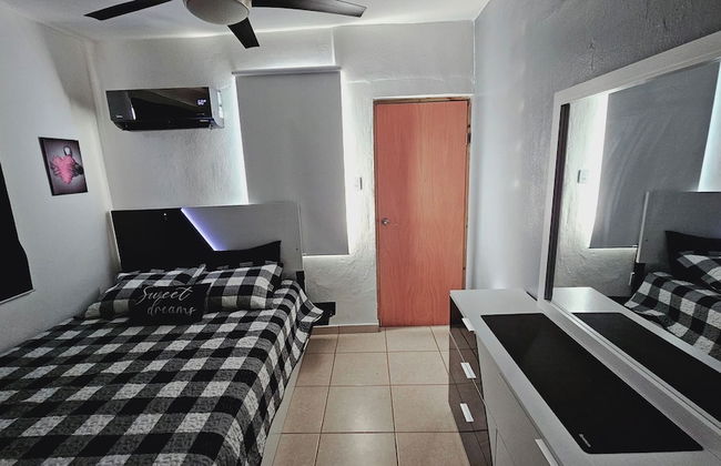 Cozy and Modern Apartment Black & White With Jacuzzi on Terrace - Photo 10