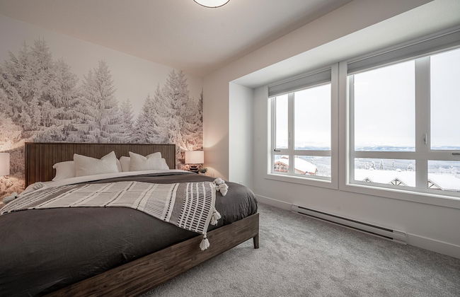 Grizzly Ridge Getaway Brand New, Hot Tub, Sleeps 11 - Photo 5