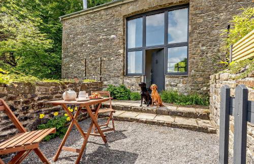 3 Bed in Cilycwm BN093 - Photo 2