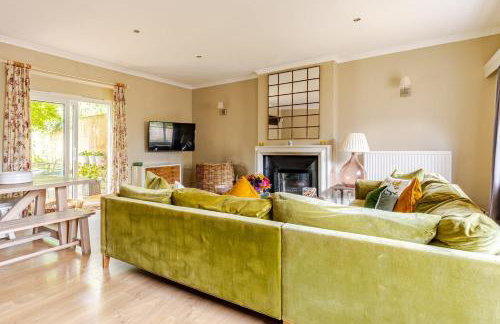 Spacious Country Cottage Sleeps 7, Air Con, Fire Pit & Dog Friendly close to Bath - Foto 2