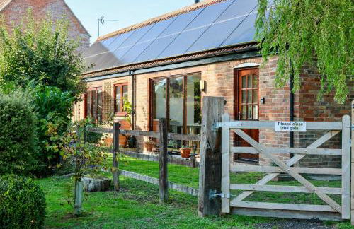 Tranquil and cosy cottage on the Somerset Levels - Photo 8