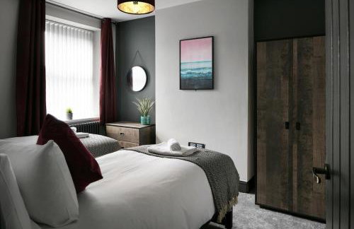 Sutton House by Pureserviced - Photo 41