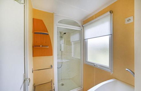 3 Bedroom Amazing Home In Barjac - Photo 11