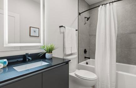 Stunning Townhome with Private Pool & Games Room - Foto 29