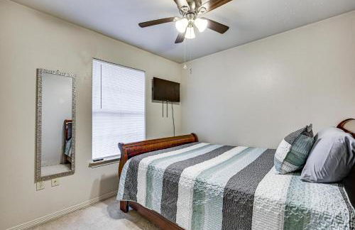 Patio and Hot Tub Home 6 Mi to Downtown Brownsville - Foto 14