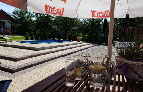 Cudowny Zakątek z Ogrodem i Basenem - Foto 9