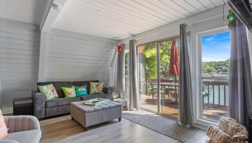 Pet Friendly A Frame w/ Private Dock & Great Lake Views - Foto 4