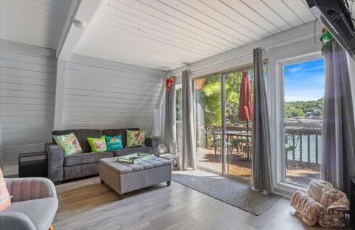 Pet Friendly A Frame w/ Private Dock & Great Lake Views - Foto 4