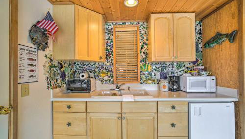 Serene Seldovia Cabin - Foto 4, toaster, minibar