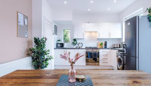 The Mayoress - Durham - Photo 2