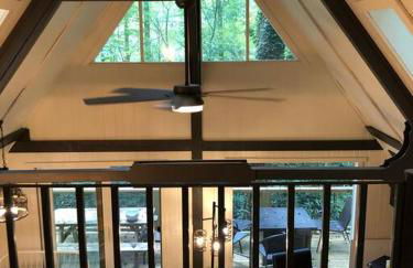 Cozy Cottage w Hot Tub, 5 min walk to Main St - Foto 6