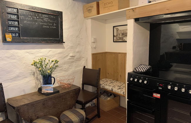 Cottage - Sleeps 4 - Fireplace - Internet - Foto 13