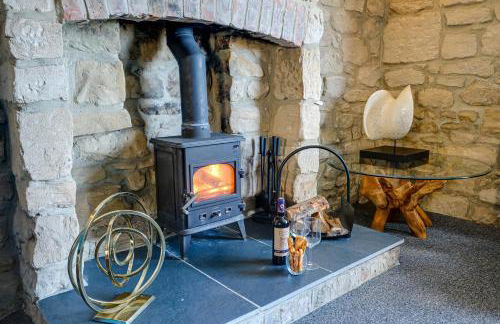 The Anchorage - sea views and beach on doorstep - Photo 2