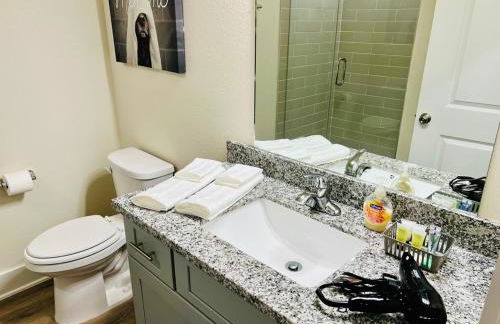 Apt 2 Bedrooms 2 Full Baths FREE Parking & FREE Laundry in Unit - Foto 31