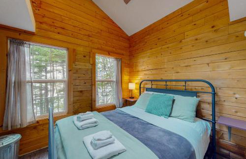 Lazy Lumberjack Lakeside Cottage - Photo 12