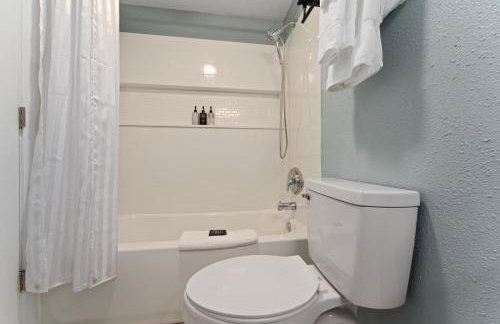 Tranquil Garden View 2 Bed 2 Bath Balcony Condo 7 Min to Universal - Foto 18