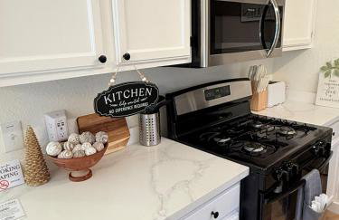 Modern and Cozy 3BR Retreat Perfect for Families or Big Group - Foto 19