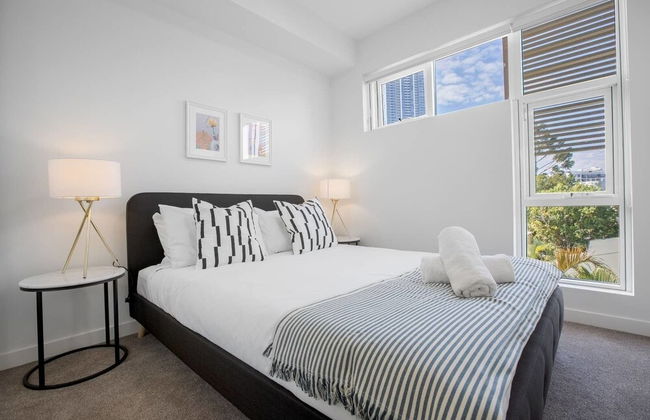 Wow Southport Apartment Near Light Rail Station - Photo 6