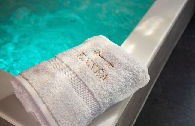 Ennéa - Jacuzzi & Luxury Suites - Foto 11