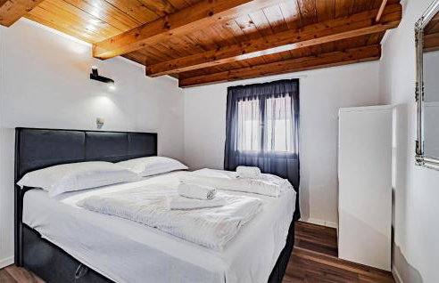 Nice Home In Postup With Sauna - Photo 25