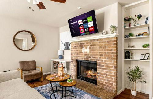 Serene SoCo Escape, Walk to Cafes and Free Parking - Photo 30