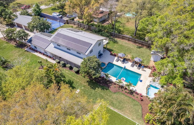 Luxe Largo Retreat: Pool, Games, Basketball & More - Foto 51