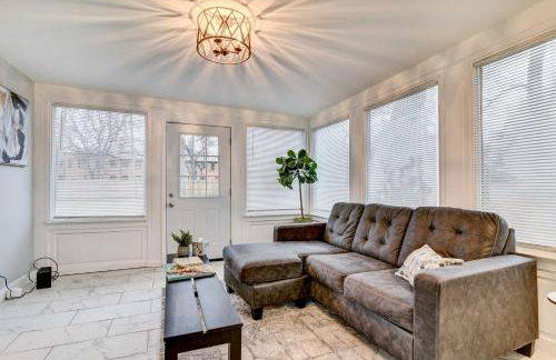 Luxurious Detroit Home - Walk to Golf and Park! - Photo 14