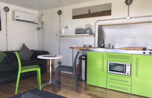 Green CargoPod at Lee Wick Farm Cottages & Glamping - Foto 7