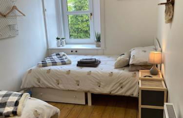 The Ramblers Rest - whole apartment - pet friendly - close to amenities and walks - Photo 13