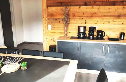 Gîte Papillon 6 à14 personnes - Jacuzzi - Foto 9