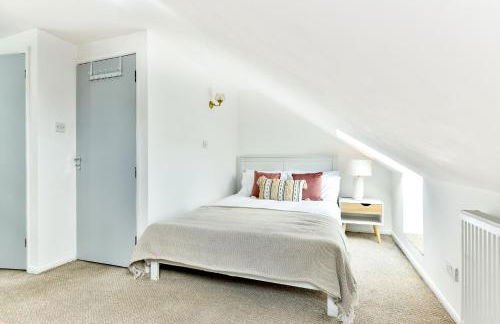 Spacious en-suite in a 5-Bedroom House at Hanwell (2nd Floor) - Foto 1