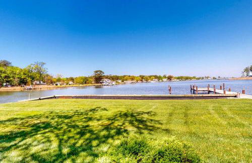Deck and Private Dock! Winchester Creek Estate - Foto 39