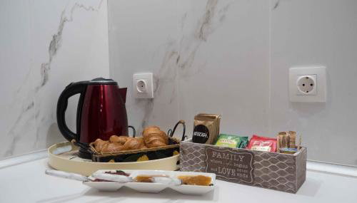 Tranquil Infinity Pool Getaway (private jacuzzi and steam bath, pool, garden, sea and city views) - Foto 2