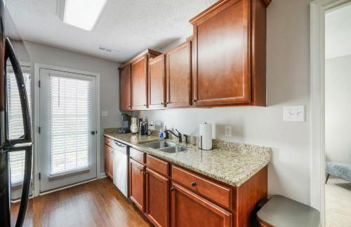 Luxury 3BR3BA TWO KING BEDS Fast WiFi, Free Parking, 5mins-Liberty University & Airport LYH great for Families, Business Travel or Weddings guest - Foto 8