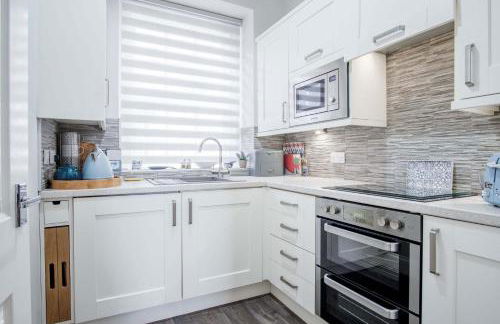 Belle Vue Court - 2 Bedroom Apartment - Tenby - Photo 6