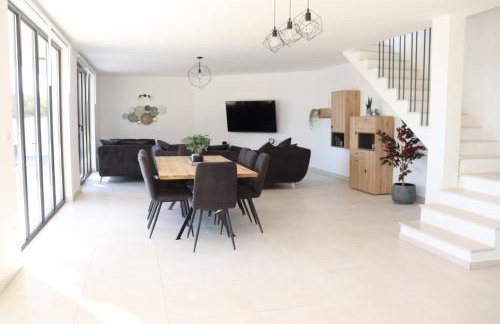 KRK, VILLA SOTTOVENTO WITH POOL, 8p - Foto 23