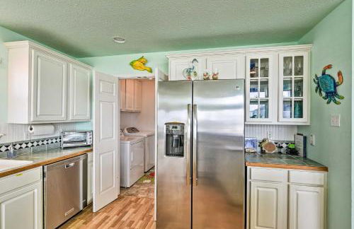 1 Block to Beach Family Getaway in Galveston! - Photo 11