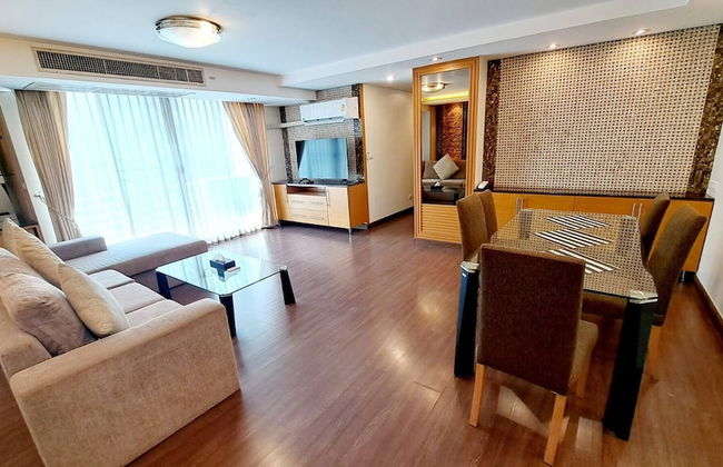 5B - 2 Bedroom Downtown Apartment With Shared Pool - Photo 9