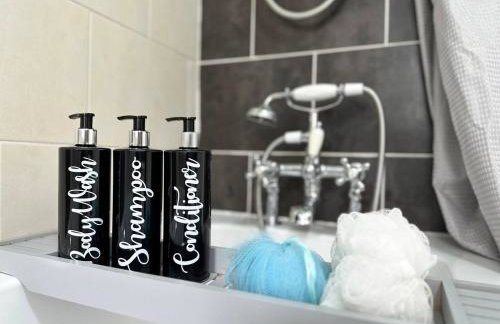 Rustic Rhondda Retreat w Hot Tub & Sauna - Ystrad - Foto 17