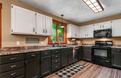 Lakeside Getaway includes Hot Tub pet friendly - Foto 8